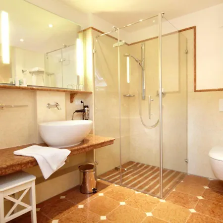 Ξενοδοχείο με διαμερίσματα Trautz 3*